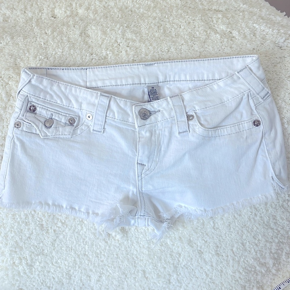 TRUE RELIGION BRAND JEANS CUT OFF WHITE SHORTS Hotty Hot Light grey stitching